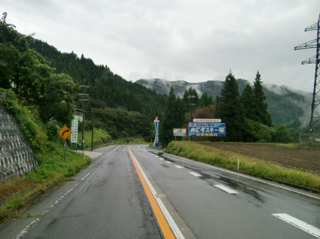 JAたじま村岡倉庫で米積み