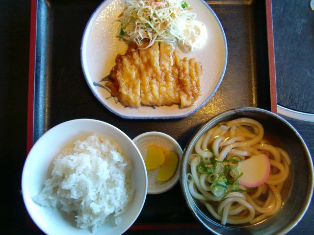 権太樓　月曜日　日替わり　チキン南蛮定食