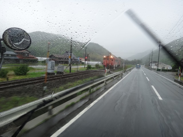 国道９号線　山口県山口市阿東町　キハ４０　コメショウ