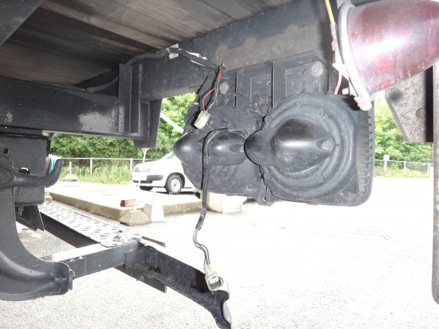 コメショウ　トラック　テールランプ　ストップランプ　配線　カプラー　接触不良　修理