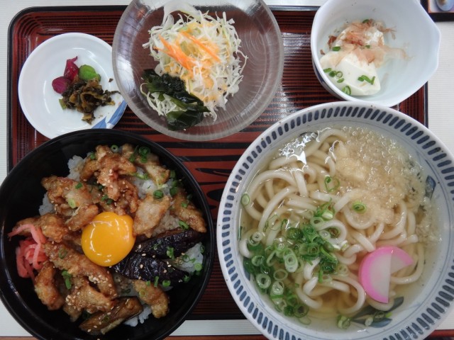 日替わり丼 福岡県福岡市東区多々良1丁目 うちだ屋 多々良店 コメショウ 今日のお昼ごはん 福岡県福岡市東区多々良1丁目 うちだ屋 多々良店 コメショウ 今日のお昼ごはん
