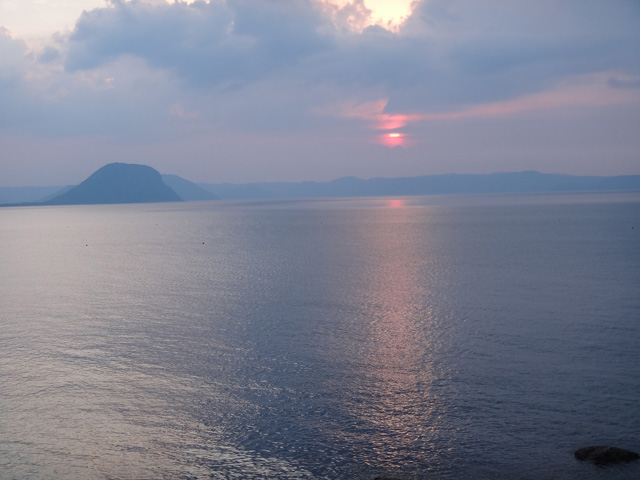 株式会社日食　国道２０２号線　佐賀県唐津市浜玉町　夕景　唐津湾　高島