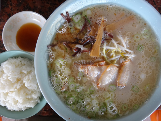 株式会社日食　今日のお昼ごはん　ざぼんラーメンセット　ざぼんラーメン スカイロード溝辺店　鹿児島県霧島市溝辺町