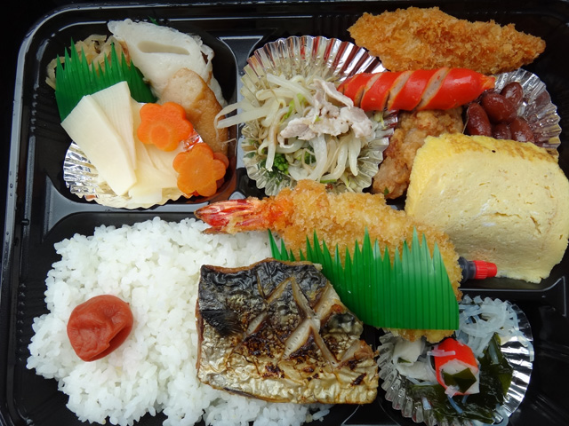 幕の内弁当　４８０円　株式会社日食　今日のお昼ごはん　福岡県築上郡築上町　築上町物産館　メタセの杜