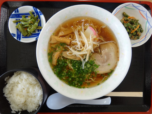 株式会社日食　道の駅はわい　レストランはわい　牛骨ラーメン　今日のお昼ごはん