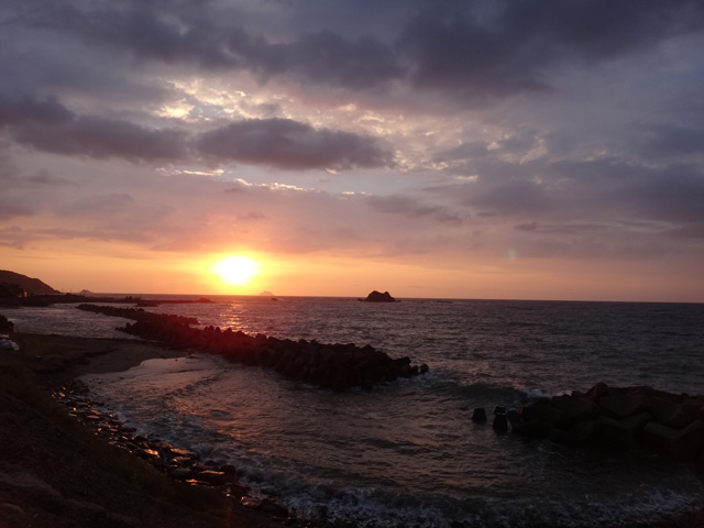 株式会社日食　国道９号線　島根県浜田市西村町　ドライブイン日本海　夕景　日本海の夕日