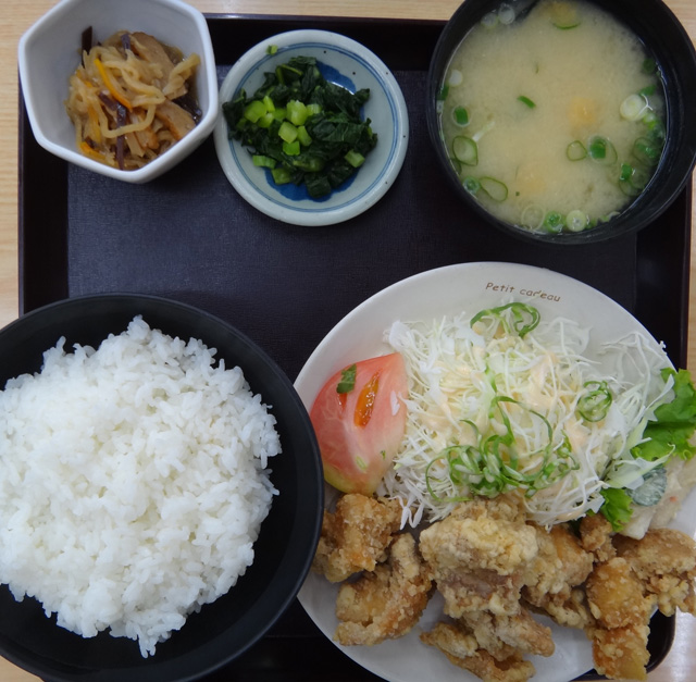 株式会社日食　今日のお昼ごはん　つるや食堂　山口県宇部市　国道２号線沿い　唐揚げ定食　７５０円