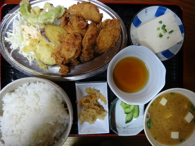 株式会社日食　今日のお昼ごはん　とり天定食　６５０円　大分県杵築市山香町大字広石　立石山ドライブイン　国道１０号線沿い