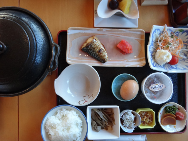 株式会社日食　山香温泉 風の郷　朝食　大分県杵築市山香町大字倉成　