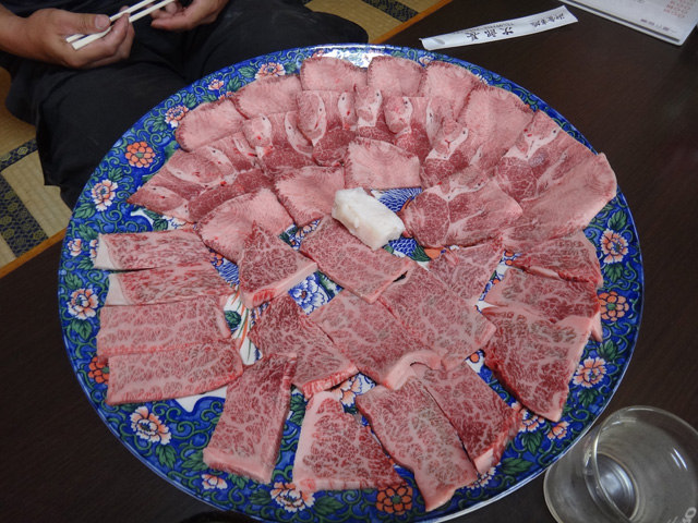 株式会社日食　今日のお昼ごはん　焼肉　次郎長　川部精肉店　大分県中津市本耶馬渓町跡田　豊後和牛　タン　カルビ