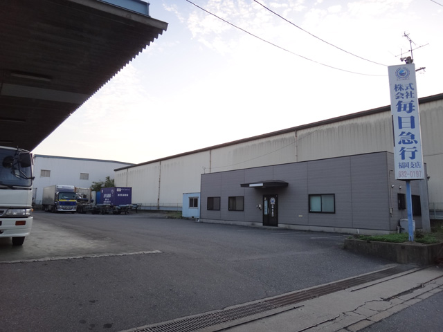 株式会社日食　毎日急行　福岡支店　福岡県福岡市東区箱崎埠頭　米降ろし