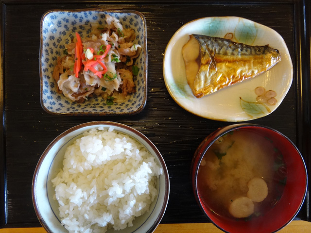 株式会社日食　今日のお昼ごはん　ごはん屋　ひがいも食堂　島根県松江市東出雲町　国道９号線　山陰道　東出雲インター　仁多米ごはん