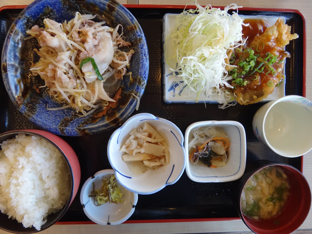 日替わり定食　６００円　株式会社日食　今日のお昼ごはん　黒田屋　基山店　佐賀県三養基郡基山町