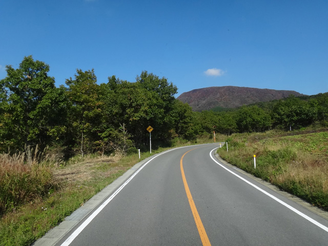 株式会社日食　国道４４２号線　熊本県阿蘇郡南小国町　瀬ノ本高原　久住連山　