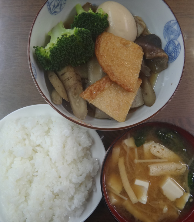 株式会社日食　今日のお昼ごはん　ごはん　味噌汁　鶏とごぼうの煮物　産地特選米　２４年産　新米コシヒカリ　山口県美祢市　萩市　阿武郡阿武町