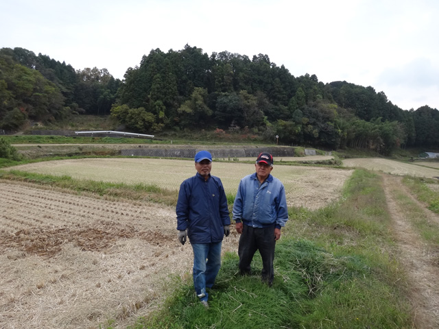 株式会社日食　２４年産　新米ヒノヒカリ　積み込み　大分県杵築市山香町立石　山香米有機の会　秋吉秀秋さん　佐藤寿さん