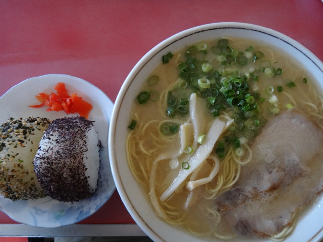 株式会社日食　一九ラーメン 粕屋　 福岡県糟屋郡粕屋町大字大隈今日のお昼ごはん　ラーメン　おにぎり