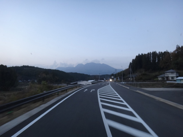 株式会社日食　国道４４２号線　大分県竹田市久住町　久住連山