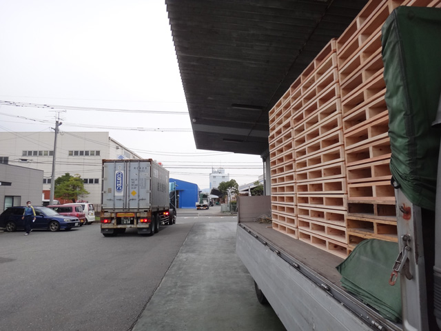 株式会社日食　福岡県福岡市東区箱崎埠頭　毎日急行