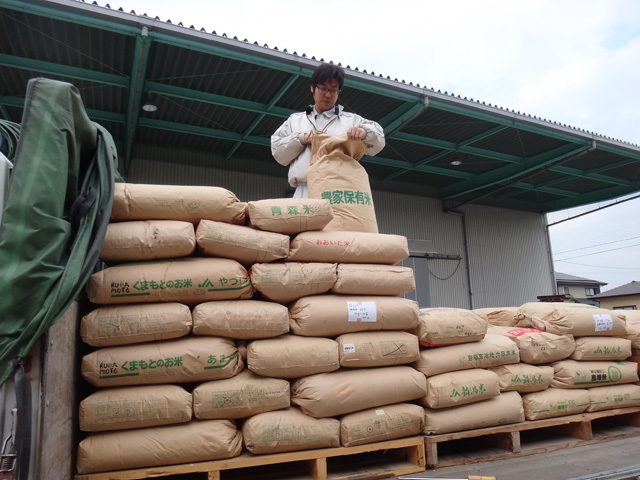 株式会社日食　屑米　焼酎用　納品　熊本県八代市