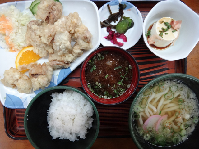 株式会社日食　今日のお昼ごはん　とり天定食　うちだ屋　篠栗店　福岡県糟屋郡篠栗町　国道２０１号線沿い