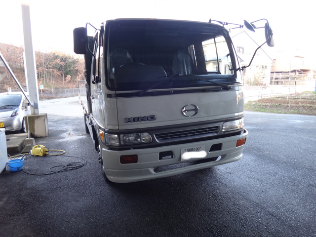 株式会社日食　トラック　洗車　ワックスかけ　日野レンジャー