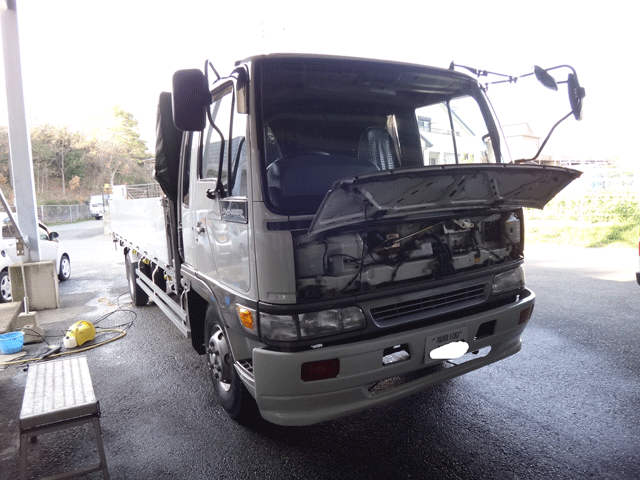 株式会社日食　トラック洗車　日野自動車