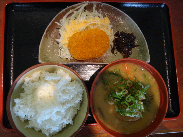 株式会社日食　今日のお昼ごはん　豚汁定食　６００円　香芝サービスエリア　下り線　奈良県香芝市