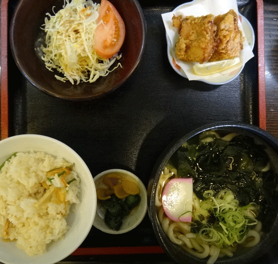 株式会社日食　今日のお昼ごはん　日替わり定食　うどん定食　５５０円　本家権太樓　熊本県熊本市西区松尾町上松尾　国道５０１号線