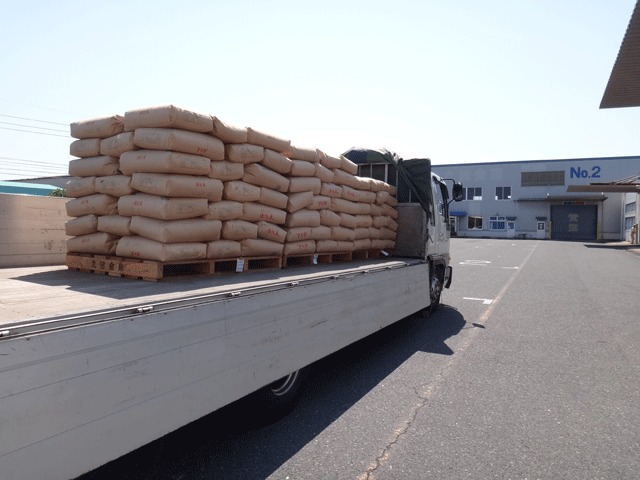 株式会社日食　福岡県遠賀郡水巻町　鶴丸コーケン倉庫　低温倉庫　玄米の引き取り