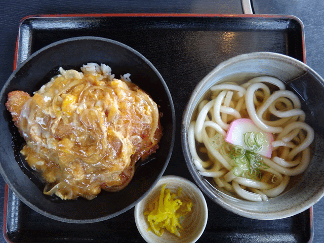 株式会社日食　今日のお昼ごはん　熊本県熊本市西区松尾町　本家　権太樓　日替定食　カツ丼　５５０円