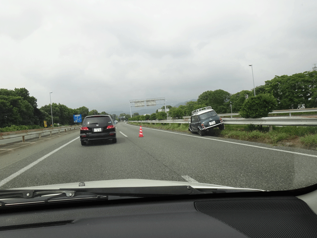 株式会社日食　長崎道　事故渋滞