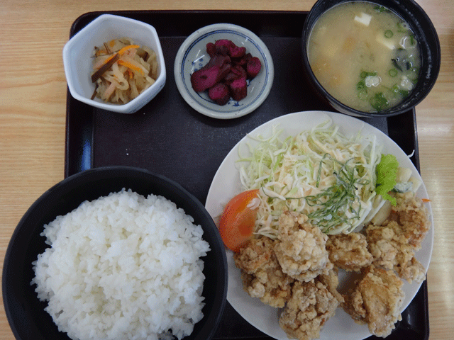 株式会社日食　今日のお昼ごはん　つるや食堂　山口県宇部市　国道２号線沿い　唐揚げ定食　７８０円