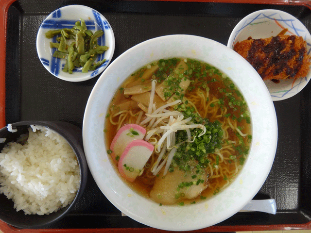 株式会社日食　道の駅はわい　レストランはわい　牛骨ラーメンセット　今日のお昼ごはん