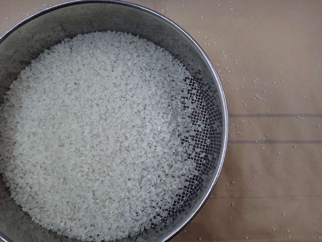 株式会社日食　試験精米　炊飯試験　試食　手ふるい　砕米