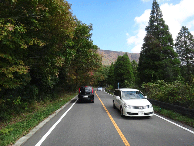 株式会社日食　国道４４２号線　大分県竹田市久住町　久住連山　久住高原　紅葉