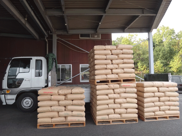 株式会社日食　生産農場ライスセンター　稲作屋　井上家　大分県中津市本耶馬渓町西谷　屑米　焼酎用　米降ろし