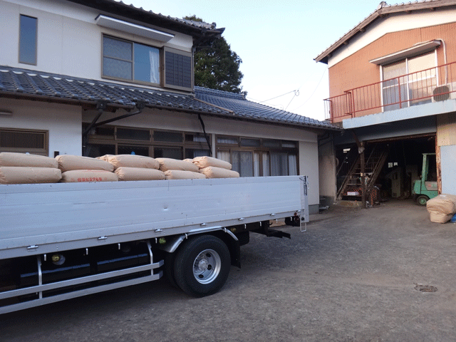 株式会社日食　大分県杵築市山香町野原　小屋健一さん　屑米　焼酎用