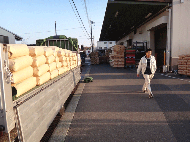株式会社日食　岐阜県多治見市　２５年産　熊本県　新米ヒノヒカリ　納品