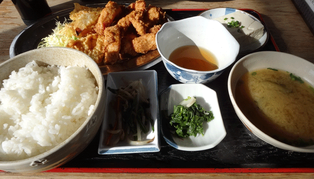 株式会社日食　今日のお昼ごはん　とり天定食　６５０円　大分県杵築市山香町大字広石　立石山ドライブイン　国道１０号線沿い