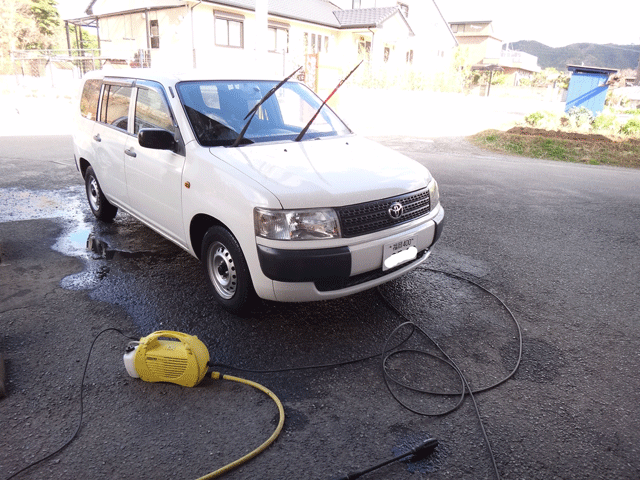 株式会社日食　トヨタ　プロボックス　洗車