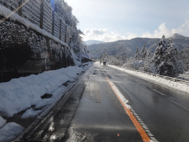 株式会社日食　国道９号線　春来峠　兵庫県美方郡香美町村岡区熊波