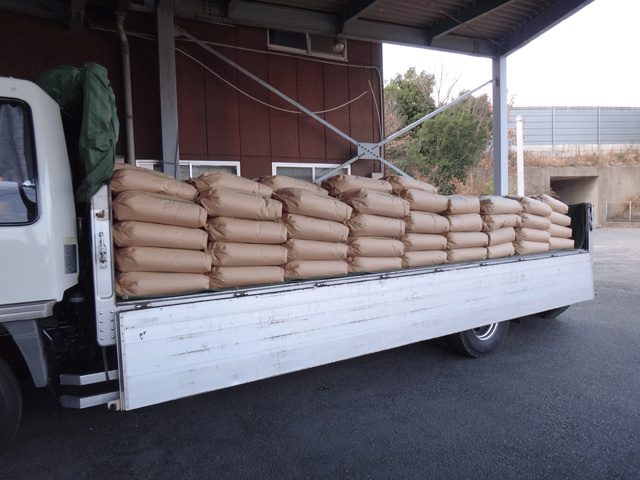 株式会社日食　生産農場ライスセンター　稲作屋　井上家　大分県中津市本耶馬渓町西谷　井上幸宏さん　井上国宏さん　産地特選米　あきさかり　あきさやか　姫ごのみ