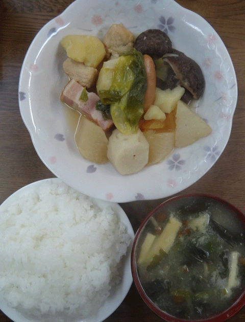 株式会社日食　今日のお昼ごはん　ごはん　味噌汁　ポトフ