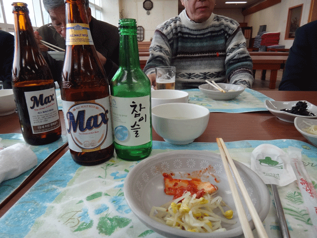 株式会社日食　食材料理研究会　韓国　釜山　チャガルチマーケット　今日のお昼ごはん　韓国焼酎チャミスル　韓国ビールＭＡＸ