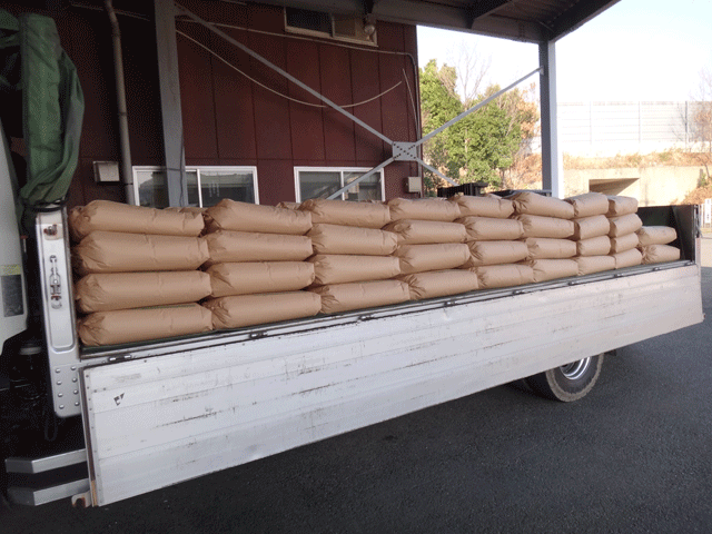 株式会社日食　生産農場ライスセンター　稲作屋　井上家　大分県中津市本耶馬渓町西谷　井上幸宏さん　井上国宏さん　産地特選米　あきさやか　ヒノヒカリ