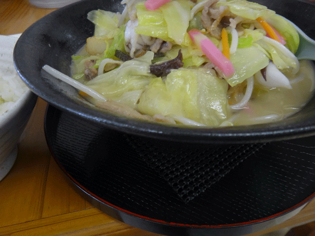 株式会社日食　今日のお昼ごはん　お肉屋さんのちゃんぽん亭　朝倉筑前店　福岡県朝倉郡筑前町松延　国道３８６号線　ちゃんぽん　中めし