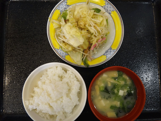 株式会社日食　今日のお昼ごはん　道の駅竜北　熊本県八代郡氷川町大野　農村レストラン　ごはん　味噌汁　野菜炒め