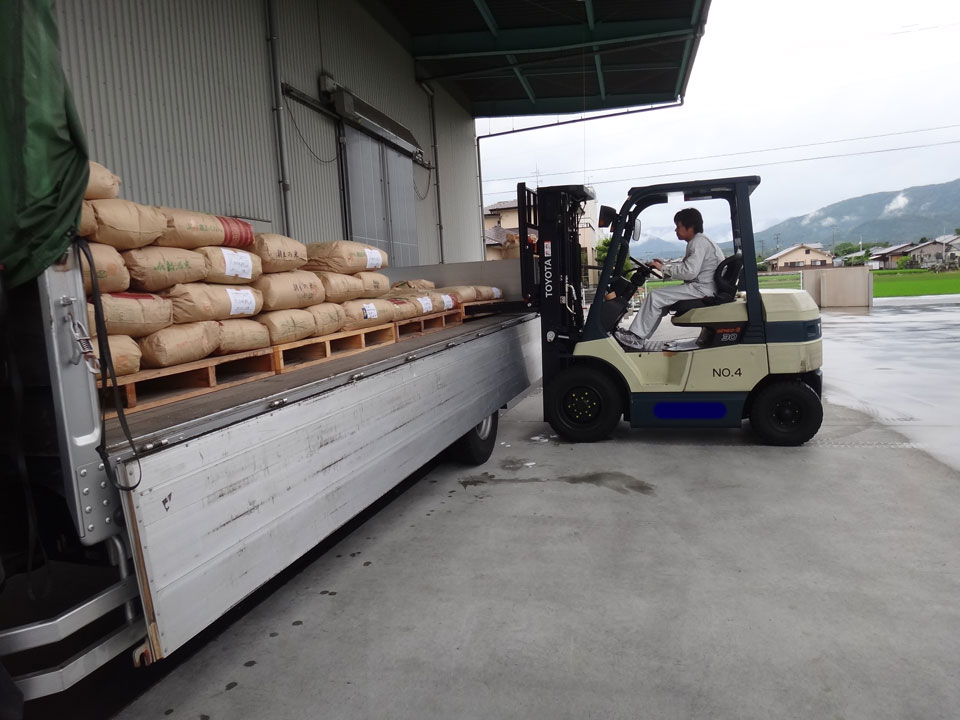 株式会社日食 熊本県八代市 26年産 屑米 焼酎用 納品