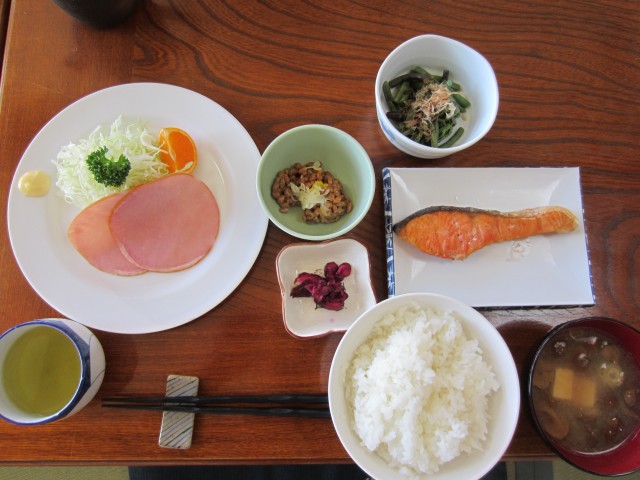 コメショウ　朝ごはん　群馬県川場村　ロッジ岩田渡